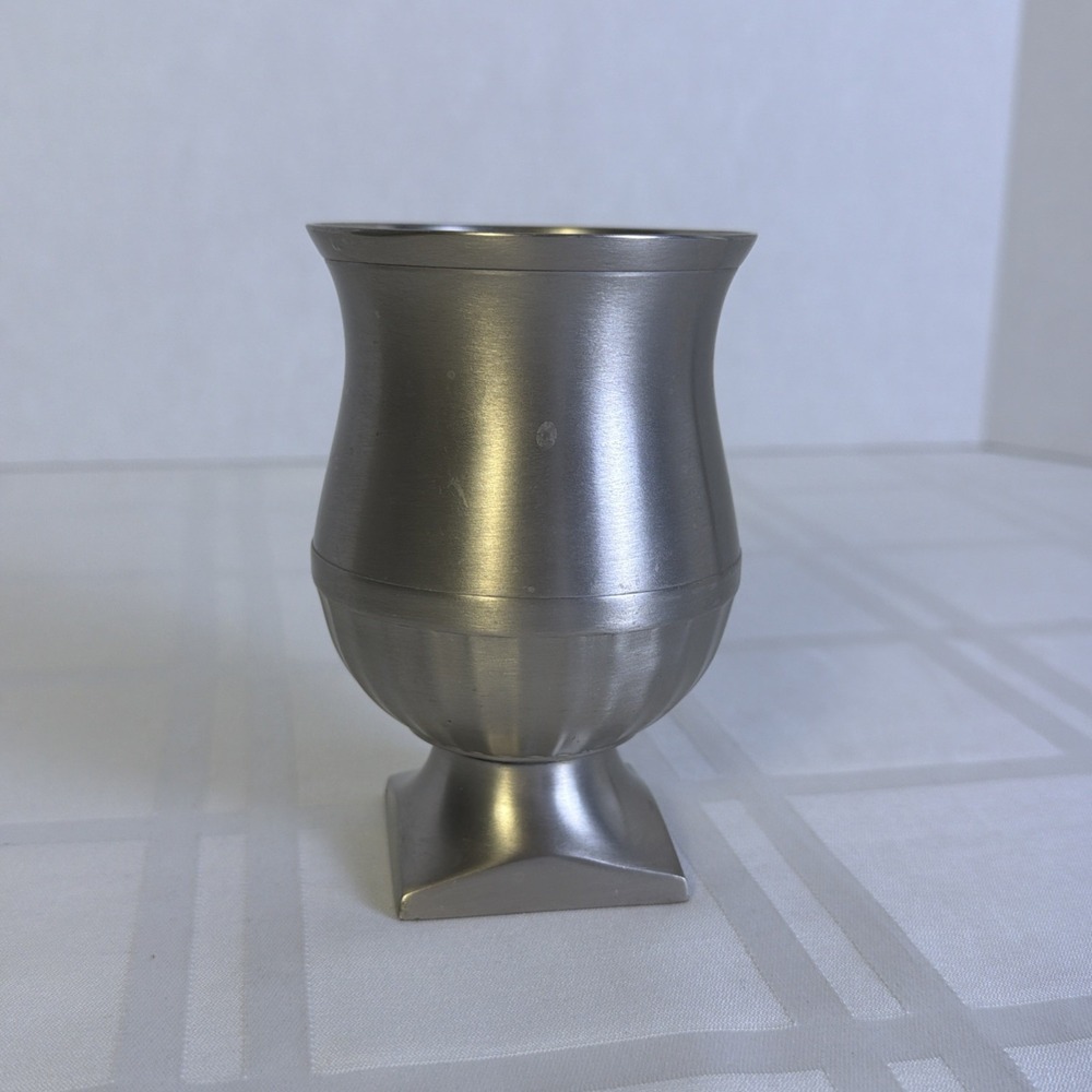 Pewter chalis/goblet/vase. 5 inches‎ tall